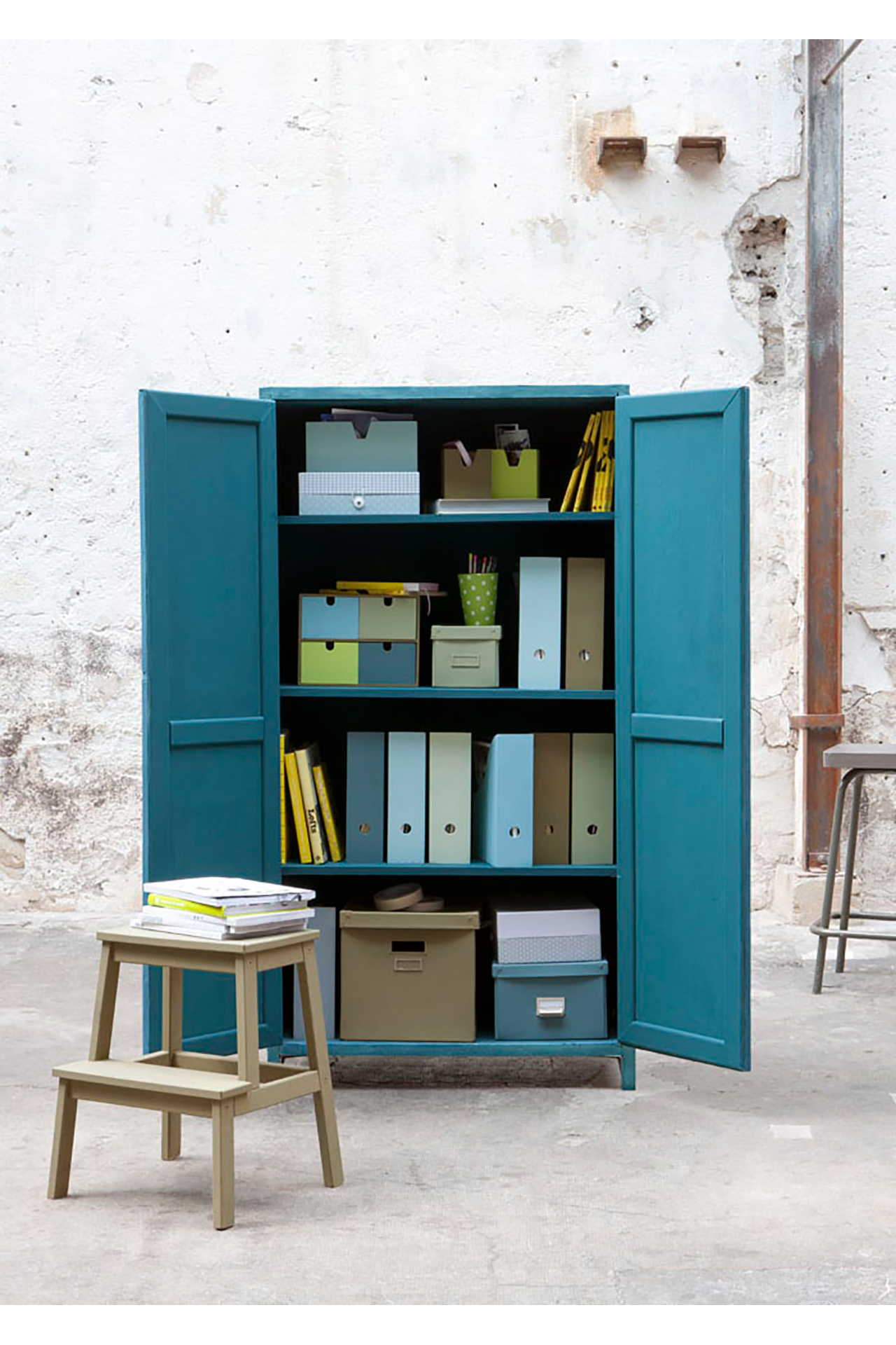 Armoire-couleur-Bleu-Sarcelle-Ranges-caseine